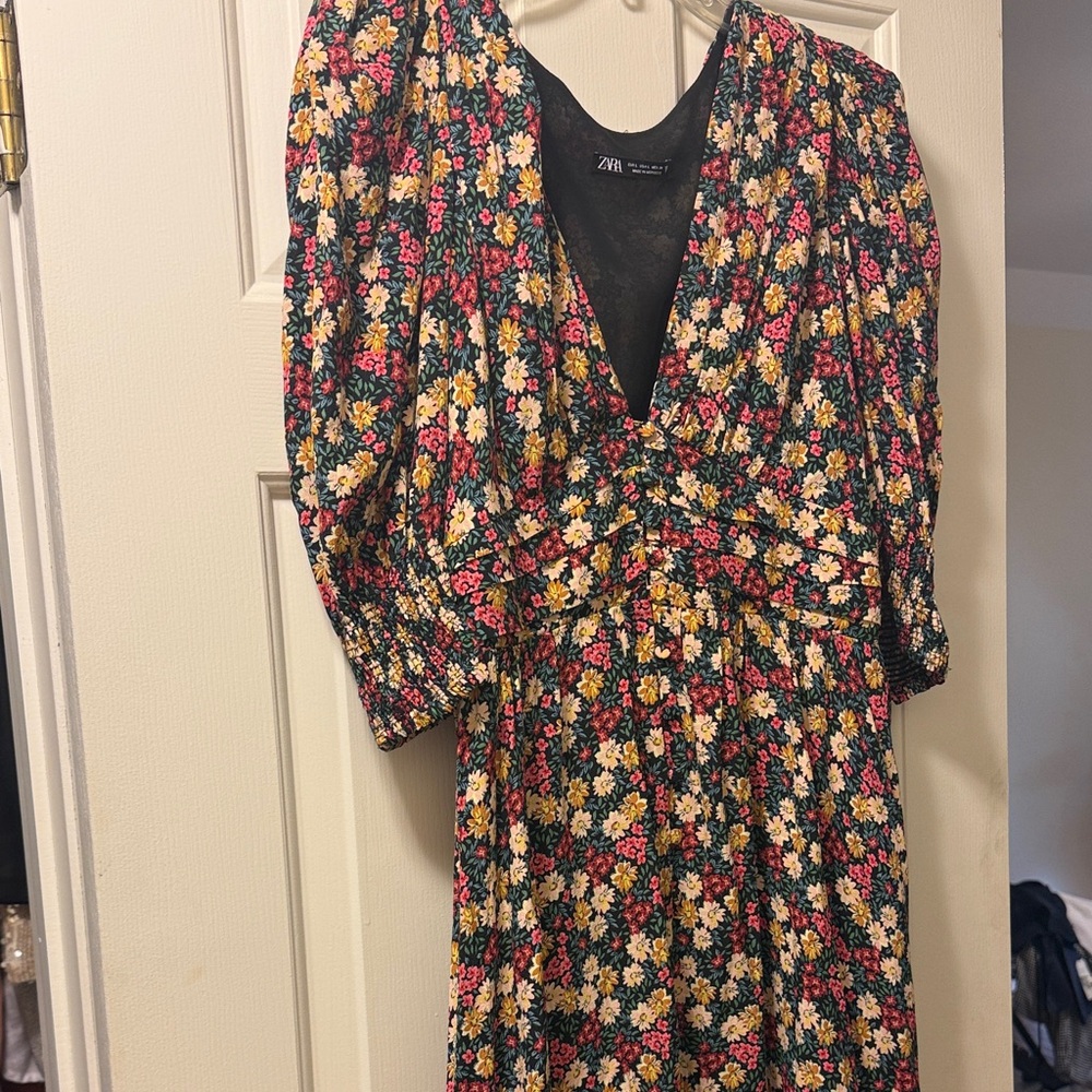 Zara Multicolor Floral Dress with V-Neck